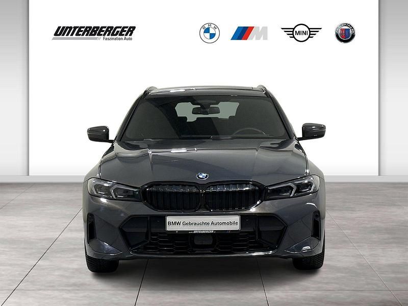 Gebraucht BMW 330 M Sport 285 PS (209 kW) 2025 Grau Kombi