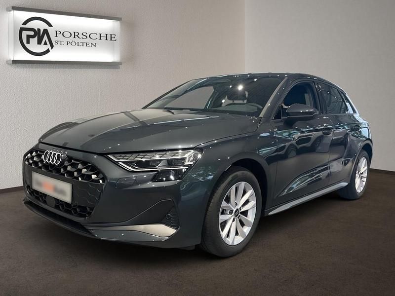 Neu Audi A3 Ambiente 116 PS (85 kW) 2025 Hellgrau  metallic Limousine