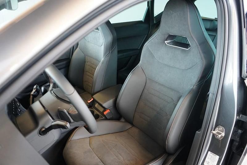 Neu Cupra Ateca 150 PS (110 kW) 2026 Mittelgrau  metallic SUV