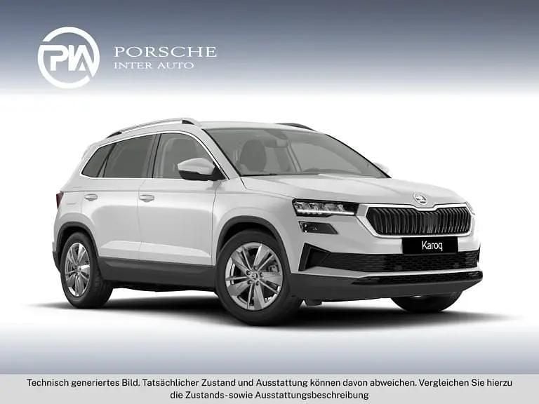 Weiss metallic Neu 2026 Skoda Karoq Selection SUV | € 34.980 (Fairer Preis) - Bild 1/4