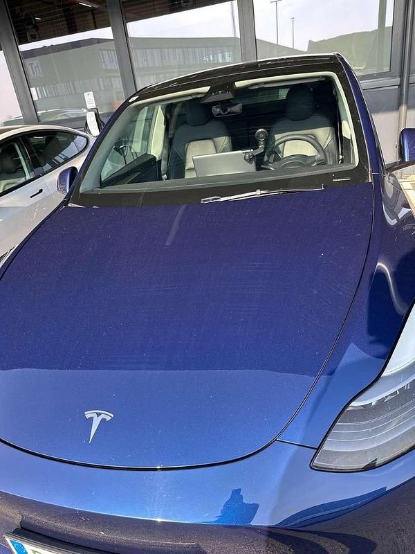 Blau Gebraucht 2022 Tesla Model Y Long Range AWD SUV | € 39.700 - Bild 1/4