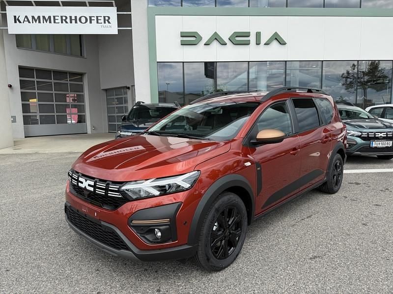 Neu Dacia Jogger 93 PS (68 kW) 2025 Braun Van / Kleinbus