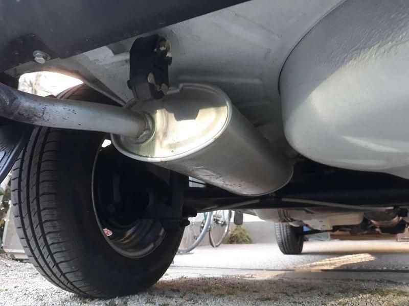 Weiß Gebraucht 1989 Skoda Favorit Kleinwagen | € 3.900 - Bild 1/4