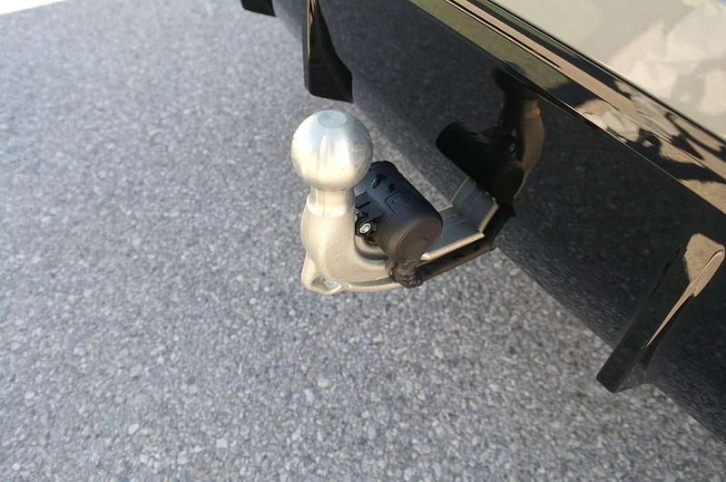 Gebraucht BMW 330e Efficient Dynamics 184 PS (135 kW) 2025 Skyscraper grau Kombi