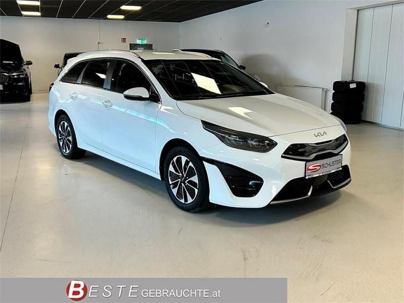 Weiss Gebraucht 2022 Kia Ceed Sportswagon Vision Kombi | € 19.300 (Fairer Preis) - Bild 1/4
