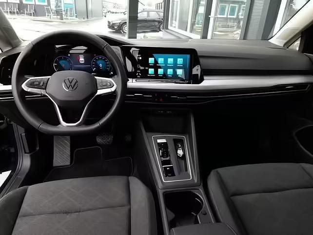 Gebraucht VW Golf VIII Pro 116 PS (85 kW) 2023 Atlantik blue metallic Limousine