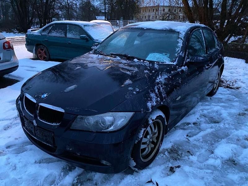 Gebraucht BMW 318 129 PS (94 kW) 2005 Blau Limousine