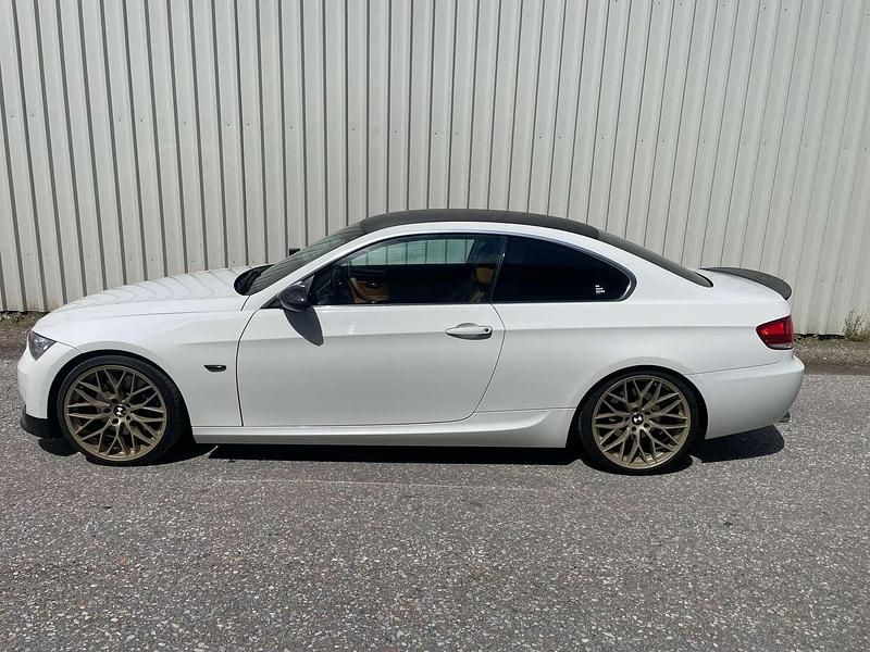 Gebraucht BMW 325 Performance 218 PS (160 kW) 2006 Weiß Coupé