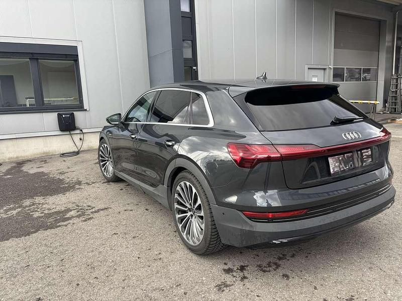 Gebraucht Audi e-tron Business 230 kW (313 PS) 2021 Grau SUV