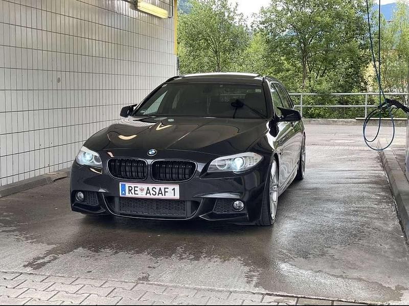 Gebraucht BMW 520 184 PS (135 kW) 2010 Schwarz Kombi