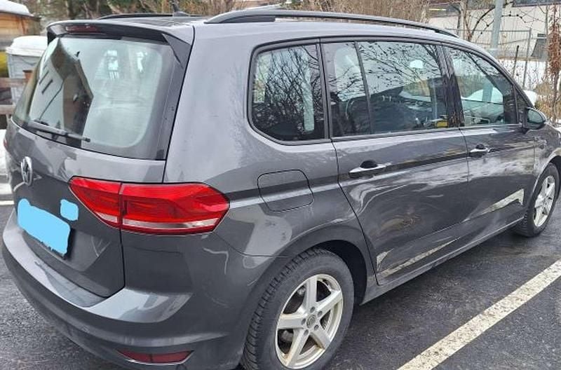 Gebraucht VW Touran Comfortline 110 PS (80 kW) 2018 Van / Kleinbus