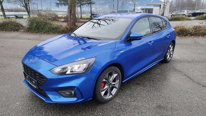 Blau Gebraucht 2022 Ford Focus ST-Line X Limousine | € 21.500 (Fairer Preis) - Bild 1/4