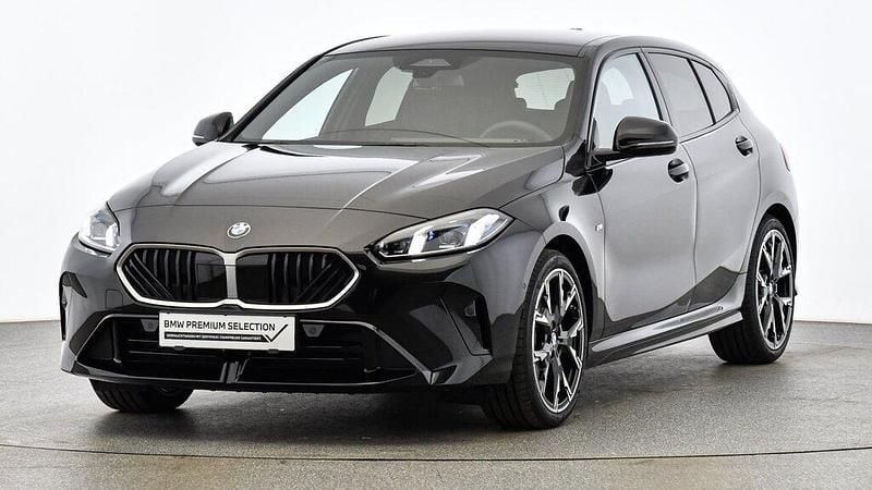 Schwarz (saphirschwarz) Gebraucht 2025 BMW 120 Efficient Dynamics Kleinwagen | € 39.390 (Superpreis) - Bild 1/1