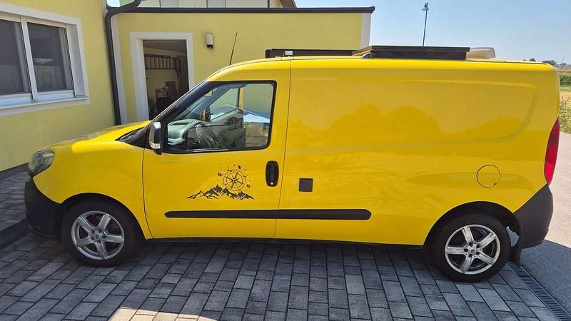 Gebraucht Fiat Doblò 90 PS (66 kW) 2015 Gelb Van / Kleinbus