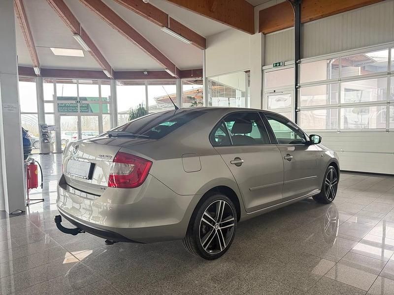 Gebraucht Skoda Rapid Elegance 105 PS (77 kW) 2012 Hellbraun  metallic