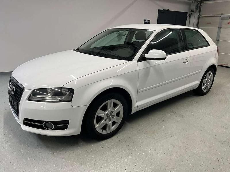 Gebraucht Audi A3 Ambiente 105 PS (77 kW) 2011 Limousine