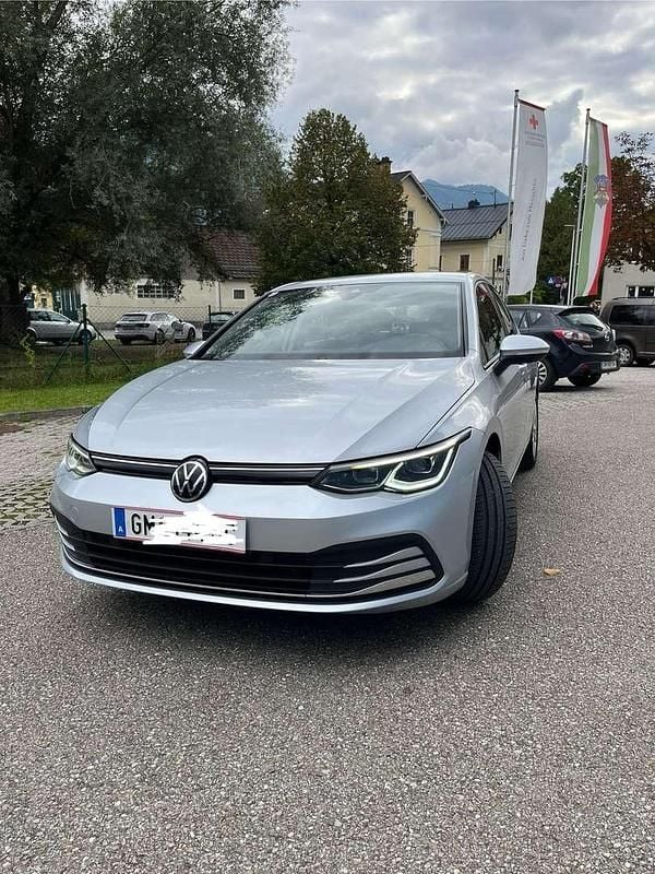 Gebraucht VW Golf VIII Life 131 PS (96 kW) 2020 Limousine