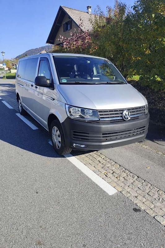 Silber Gebraucht 2016 VW Caravelle Van / Kleinbus | € 16.000 - Bild 1/4