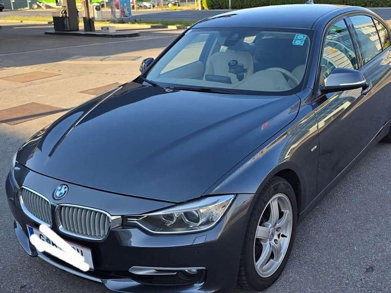 Grau Gebraucht 2012 BMW 328 Limousine | € 9.000 - Bild 1/4