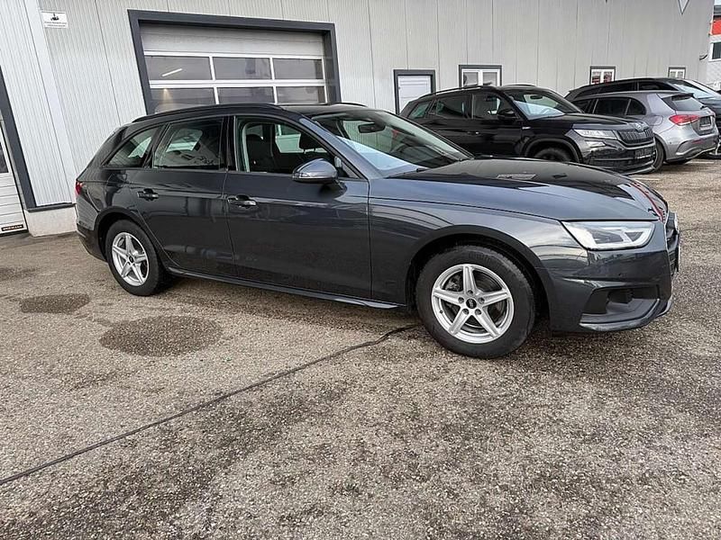 Gebraucht Audi A4 Ambiente 163 PS (119 kW) 2021 Grau Kombi