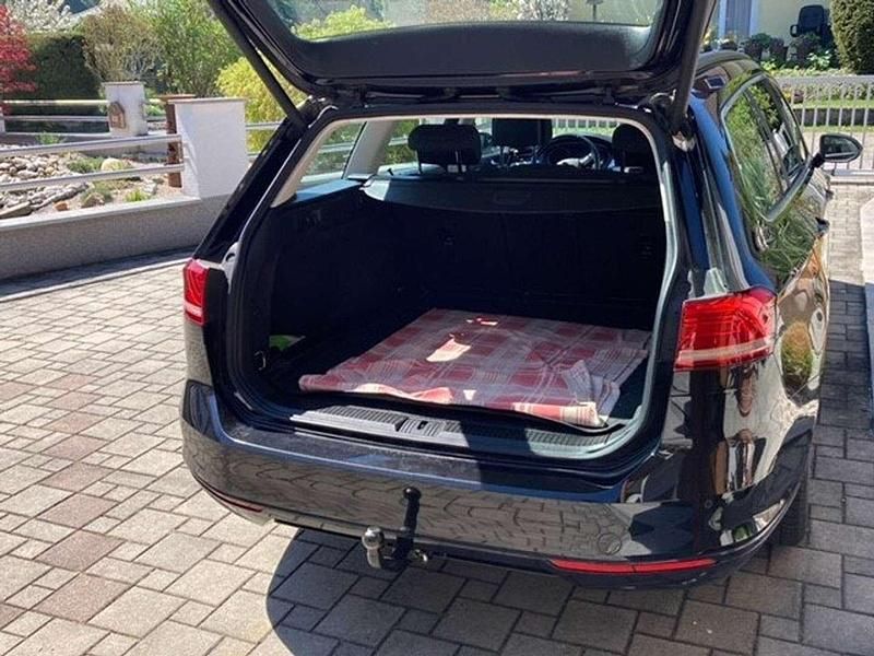 Gebraucht VW Passat Comfortline 150 PS (110 kW) 2015 Schwarz Kombi