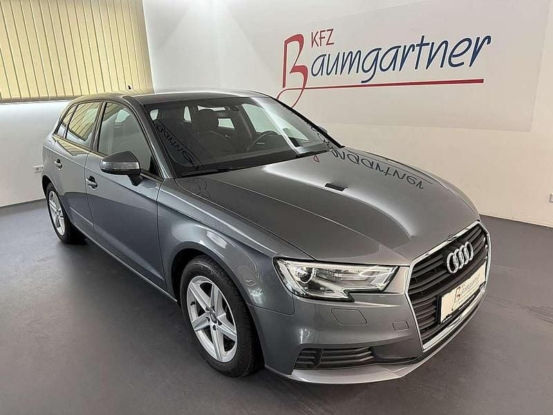 Grau Gebraucht 2020 Audi A3 Design Limousine | € 15.990 (Guter Preis) - Bild 1/4