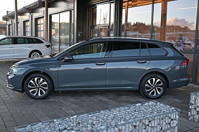 Gebraucht VW Golf VIII Life 116 PS (85 kW) 2022 Grau Kombi