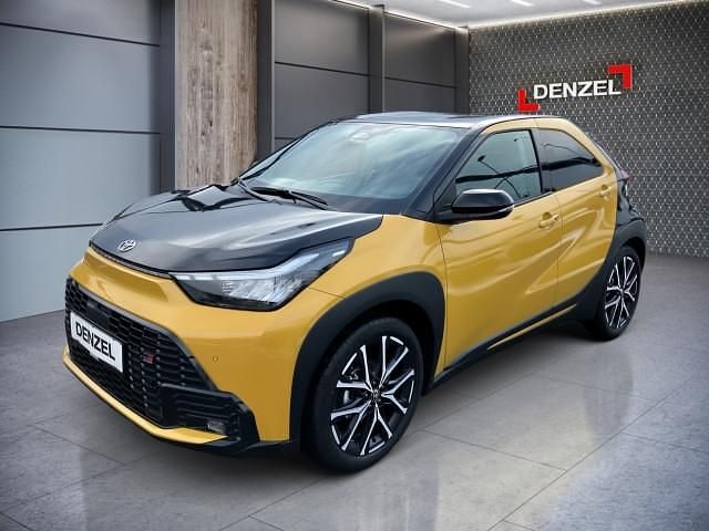 Neu Toyota Aygo X Sport 92 PS (67 kW) 2026 Mustard yellow metal SUV