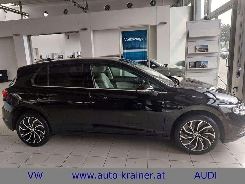 Gebraucht VW Golf VIII Style 150 PS (110 kW) 2023 Schwarz Limousine