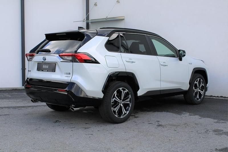 Gebraucht Toyota RAV4 Style 185 PS (136 kW) 2023 Weiss  metallicperleffekt SUV