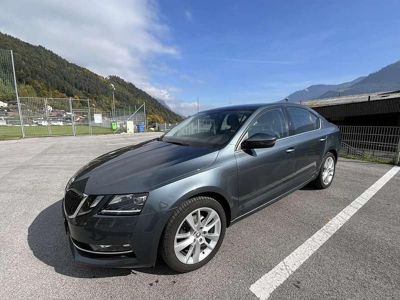 Grau Gebraucht 2018 Skoda Octavia Style Limousine | € 14.299 (Guter Preis) - Bild 1/4
