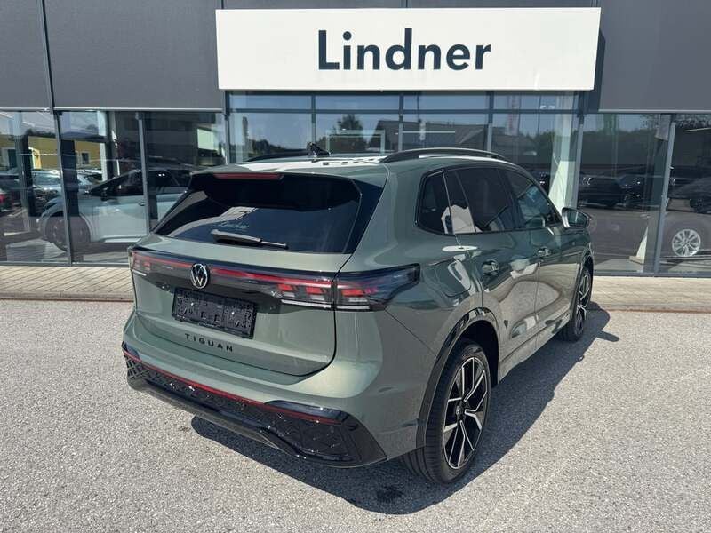 Gebraucht VW Tiguan Sport 193 PS (141 kW) 2025 Mittelgrün metallic SUV