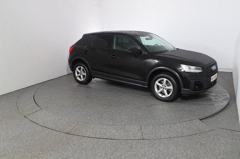Gebraucht Audi Q2 Basis 150 PS (110 kW) 2018 Schwarz  metallicperleffektno SUV