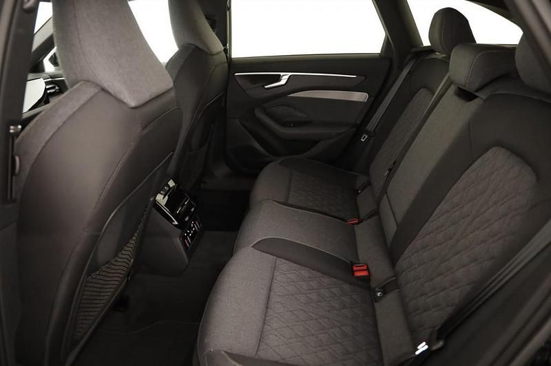 Gebraucht Audi A6 204 PS (150 kW) 2025 Schwarz  metallic Kombi