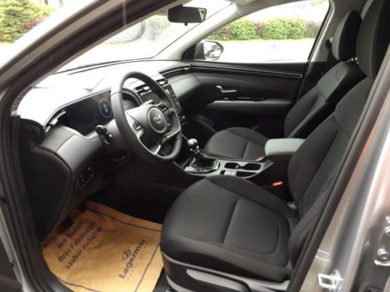 Gebraucht Hyundai Tucson GO! 150 PS (110 kW) 2023 Shimmering silver SUV