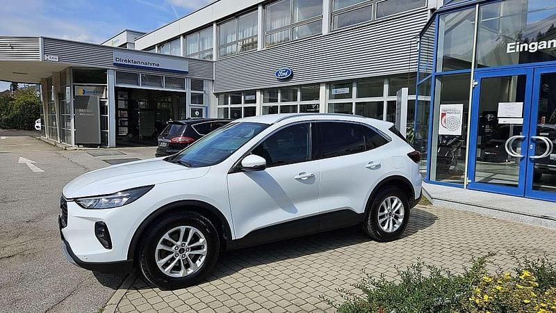 Gebraucht Ford Kuga Titanium 152 PS (111 kW) 2024 Weiß SUV