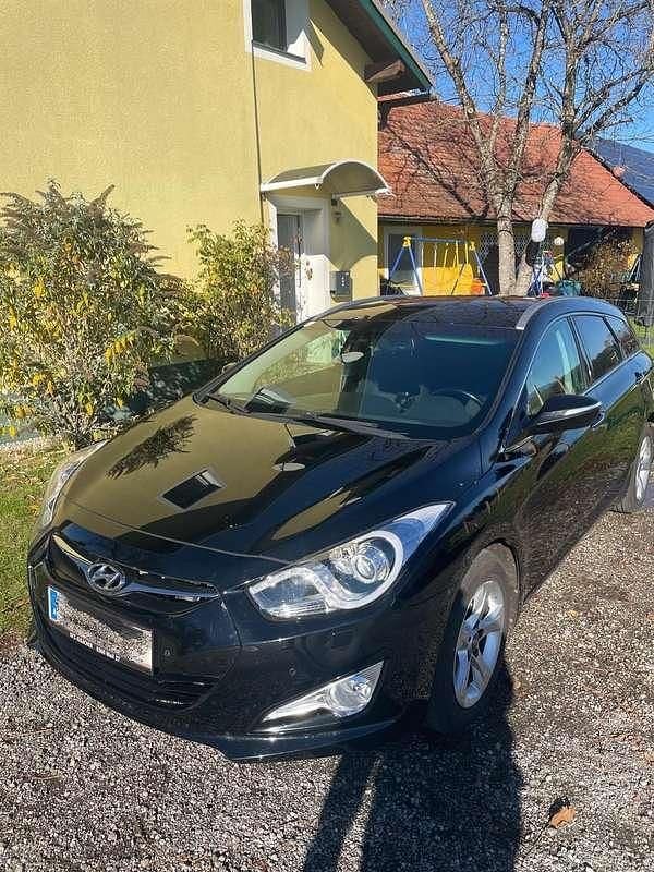 Gebraucht Hyundai i40 Premium 136 PS (100 kW) 2015 Schwarz Kombi