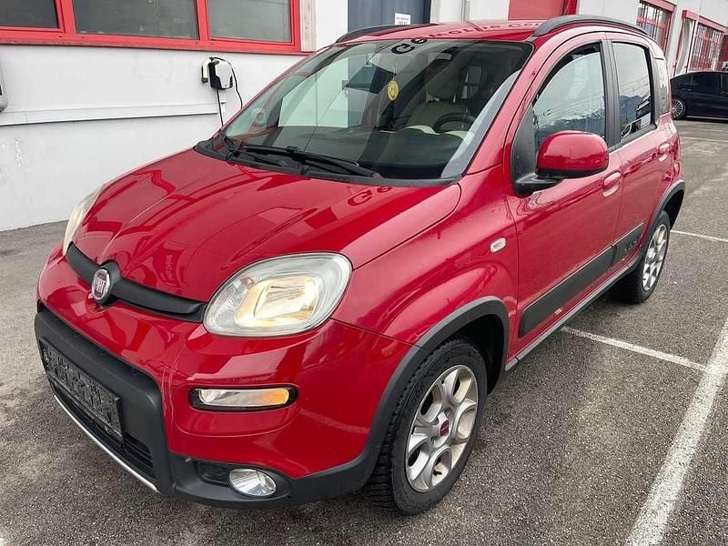 Gebraucht Fiat Panda 4x4 Rock 75 PS (55 kW) 2014 Rot Kleinwagen