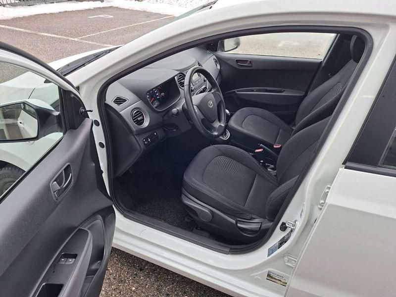 Gebraucht Hyundai i10 GO! 65 PS (47 kW) 2018 Weiß Kleinwagen