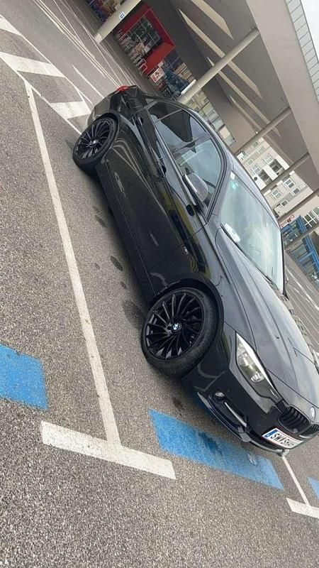Schwarz Gebraucht 2013 BMW 318 Sport Line Limousine | € 7.200 (Fairer Preis) - Bild 1/4