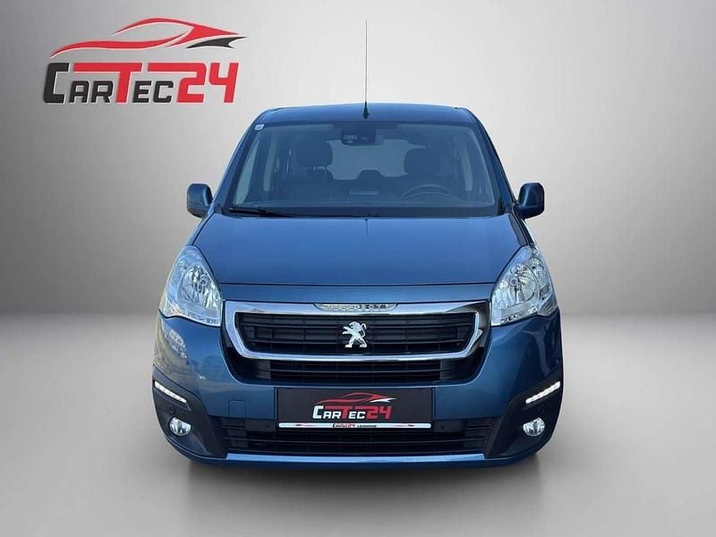 Gebraucht Peugeot TePee Active 99 PS (72 kW) 2017 Blau Van / Kleinbus