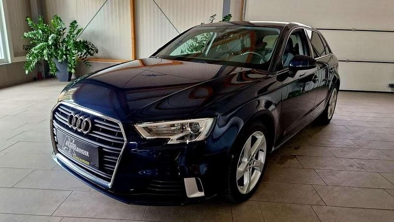 Blau Gebraucht 2018 Audi A3 Sport Limousine | € 16.990 (Fairer Preis) - Bild 1/4