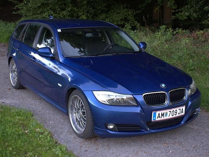 Gebraucht BMW 318 143 PS (105 kW) 2009 Blau Kombi
