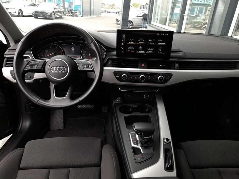 Gebraucht Audi A4 Comfort 163 PS (119 kW) 2022 Schwarz Kombi