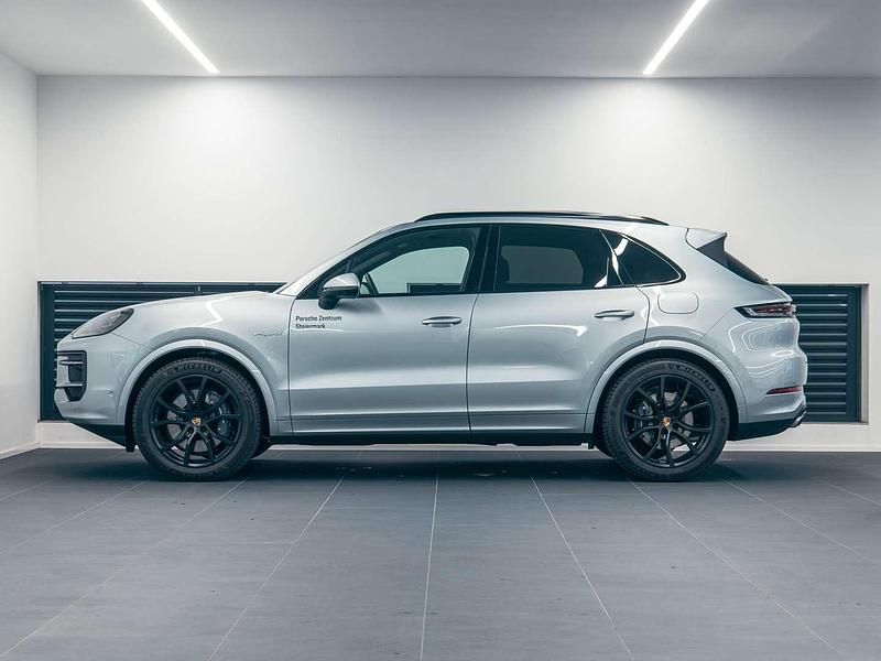 Gebraucht Porsche Cayenne 470 PS (345 kW) 2025 Grau SUV