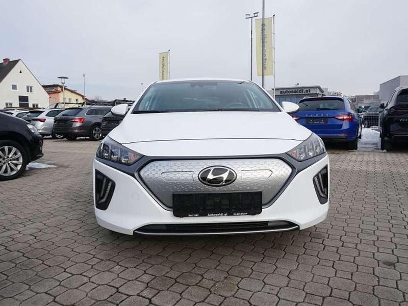 Gebraucht Hyundai Ioniq 100 kW (136 PS) 2021 Weiß Kleinwagen