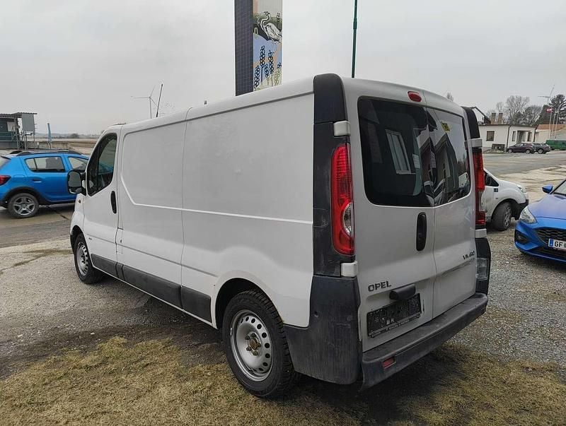 Gebraucht Opel Vivaro 117 PS (86 kW) 2007 Weiß Van / Kleinbus