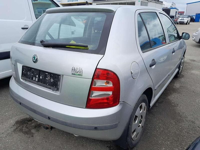 Gebraucht Skoda Fabia 60 PS (44 kW) 2001 Silber Kleinwagen