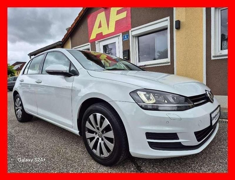 Weiß Gebraucht 2013 VW Golf VII Trendline Kleinwagen | € 8.490 (Fairer Preis) - Bild 1/4