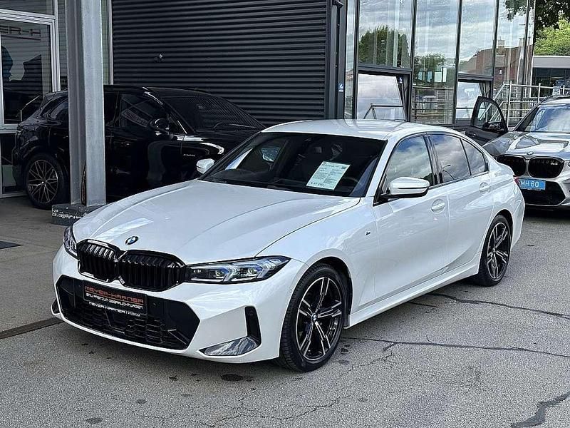 Weiß Gebraucht 2024 BMW 318 M Sport Limousine | € 41.990 (Fairer Preis) - Bild 1/4